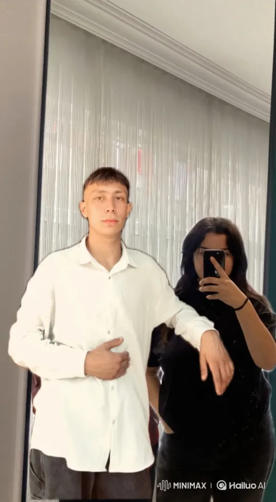 Family Reunion on a Summer Evening Park Bench – AI Generated Video | Hailuo AI