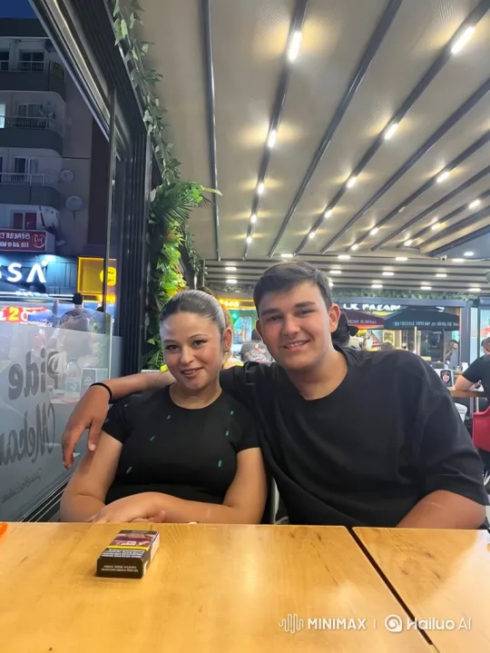 Family of Four Shares Intimate Outdoor Hug – AI Generated Video | Hailuo AI