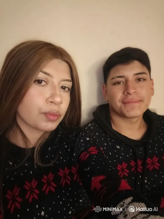 Family Bonds: A Cozy, Festive Moment Shared – AI Generated Video | Hailuo AI