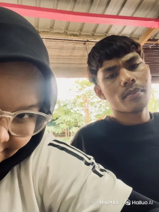 Family Embrace Captured on Summer Evening – AI Generated Video | Hailuo AI