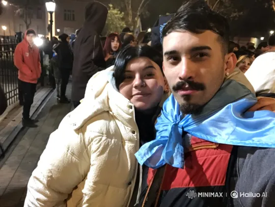 Family Portrait: Intimate Night Moment with Loving Gaze – AI Generated Video | Hailuo AI