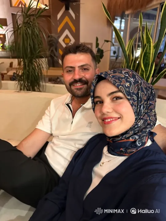 Family Embrace: A Moment of Pure Joy – AI Generated Video | Hailuo AI