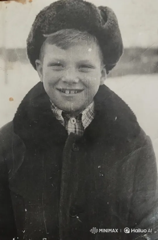 Boy Waves with Joy in Vintage Black-and-White Video – AI Generated Video | Hailuo AI