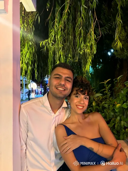 Family Embrace at Summer Outing Captured – AI Generated Video | Hailuo AI
