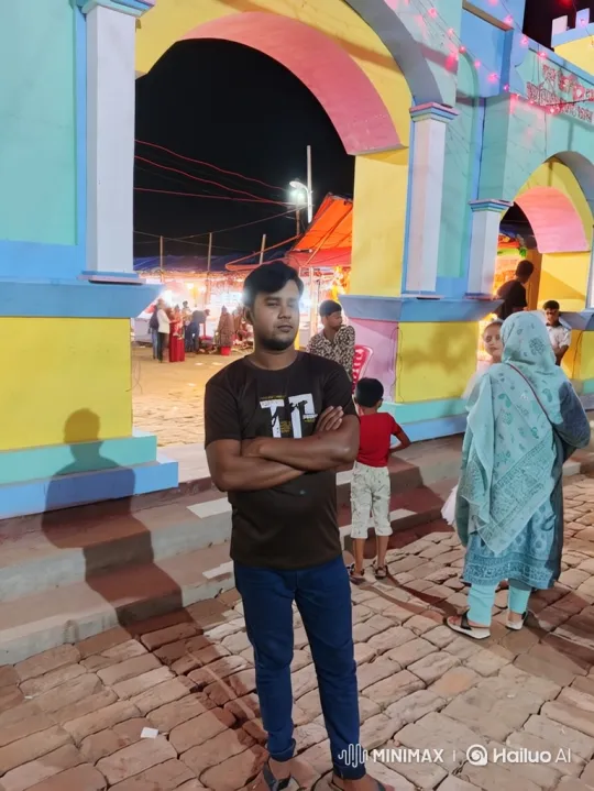 Young Man's Journey from Serious to Loving Gaze – AI Generated Video | Hailuo AI