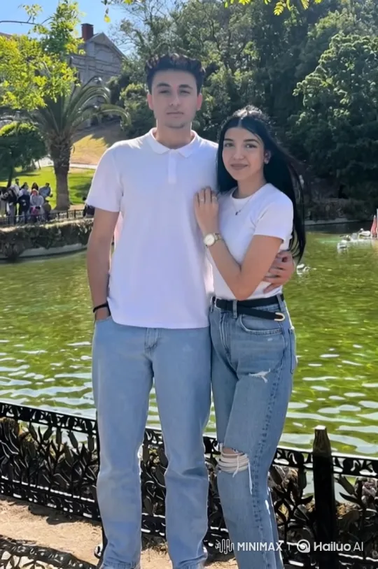 Family Embrace Captured on Shaky Camcorder – AI Generated Video | Hailuo AI