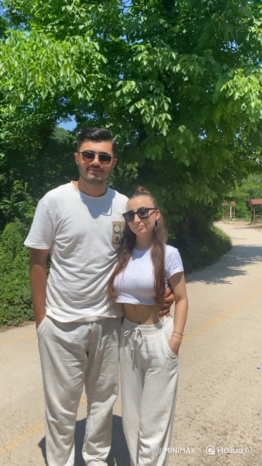 Couple and Daughter's Joyful Outdoor Reunion – AI Generated Video | Hailuo AI