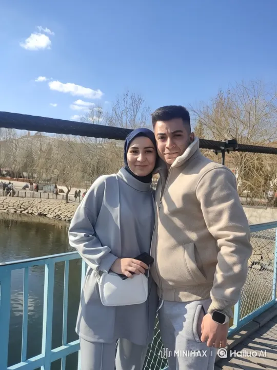 Family Embraces in Warm Evening Light – AI Generated Video | Hailuo AI