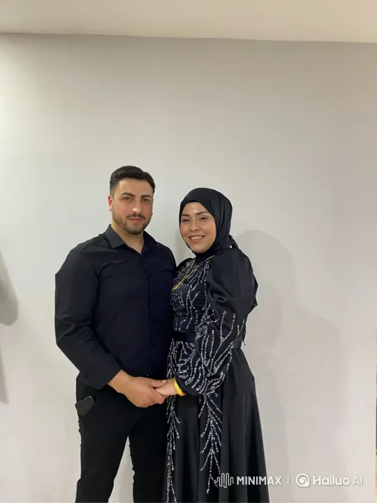 Family Moment: Summer Evening's Joyful Embrace – AI Generated Video | Hailuo AI