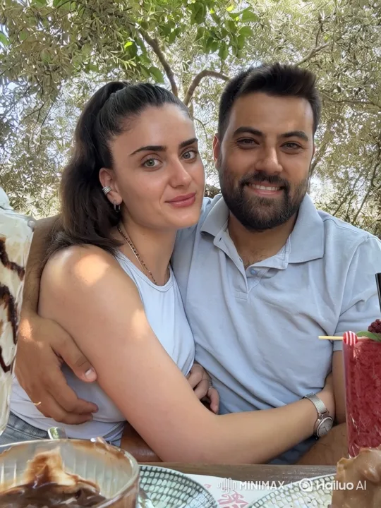 Family Affection: Couple and Child's Loving Embrace – AI Generated Video | Hailuo AI