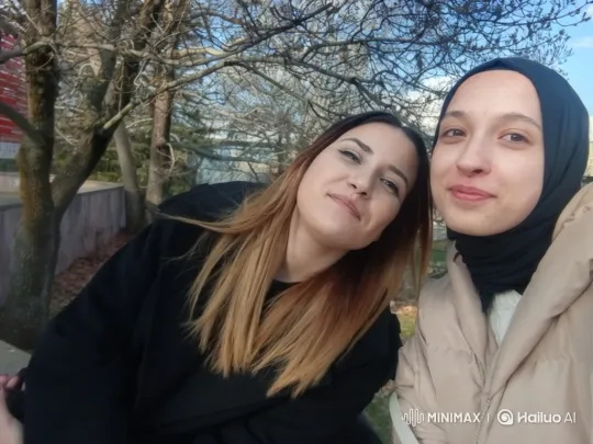 Family Affection Captured in Warm Summer Evening – AI Generated Video | Hailuo AI