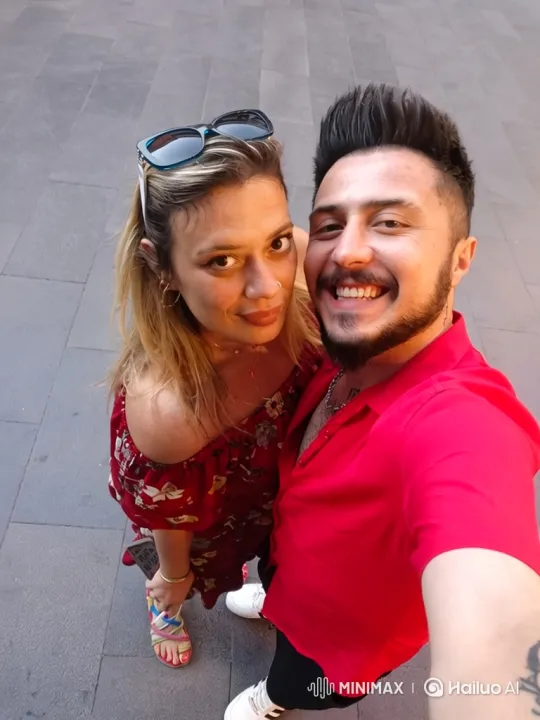 Family Embrace Captured in Candid Summer Moment – AI Generated Video | Hailuo AI
