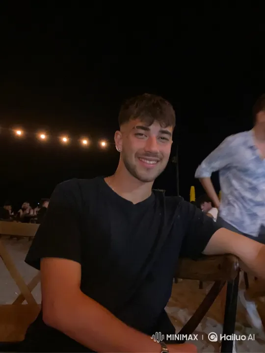 Family Reunion: Cherished Moments with Loved Ones – AI Generated Video | Hailuo AI