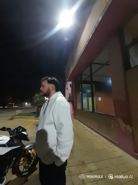 Young Couple's Intimate Moment Under Streetlight – AI Generated Video | Hailuo AI