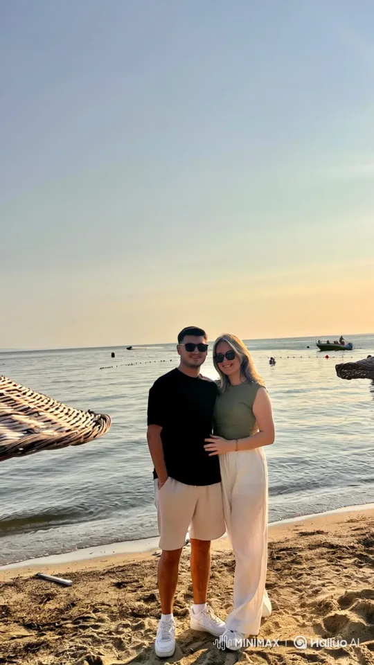 Couple's Romantic Sunset Beach Proposal – AI Generated Video | Hailuo AI