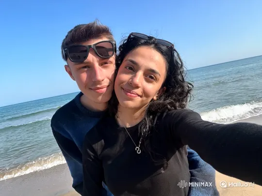 Family Reunion: Loving Embrace Captured on Video – AI Generated Video | Hailuo AI