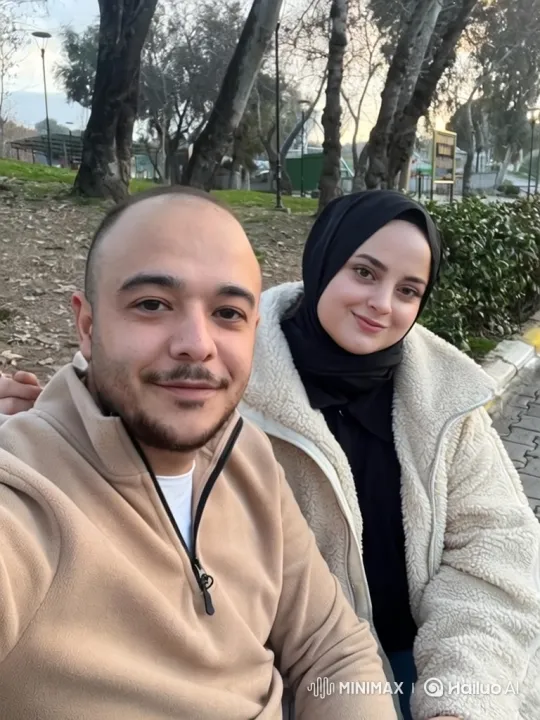 Family Joy Captured in Intimate Vertical Video – AI Generated Video | Hailuo AI