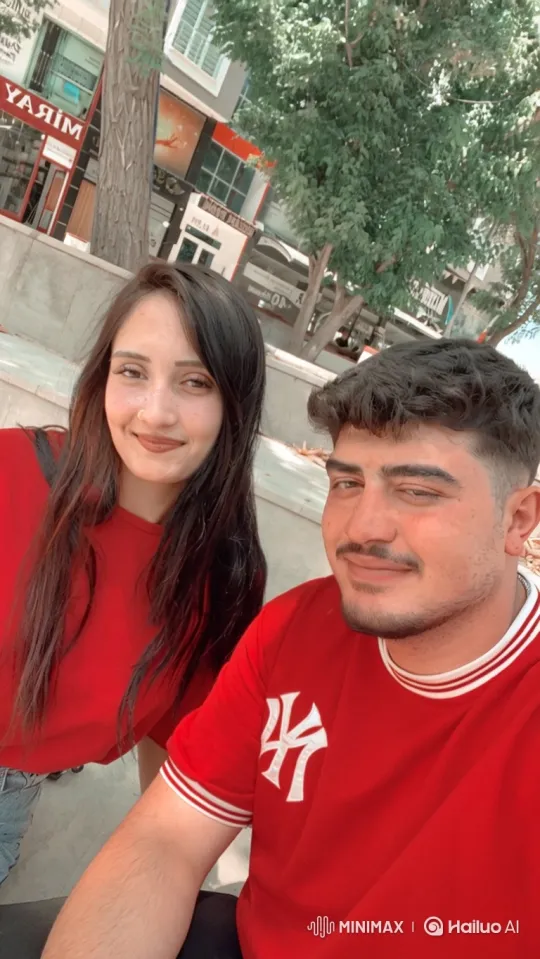 Young Couple and Daughter's Joyful Reunion – AI Generated Video | Hailuo AI