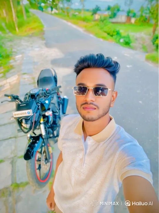 Romantic Encounter in a Golden Hour Park Setting – AI Generated Video | Hailuo AI