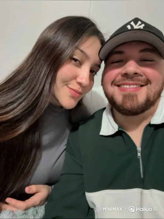 Family Embrace Captured in Candid Phone Video – AI Generated Video | Hailuo AI