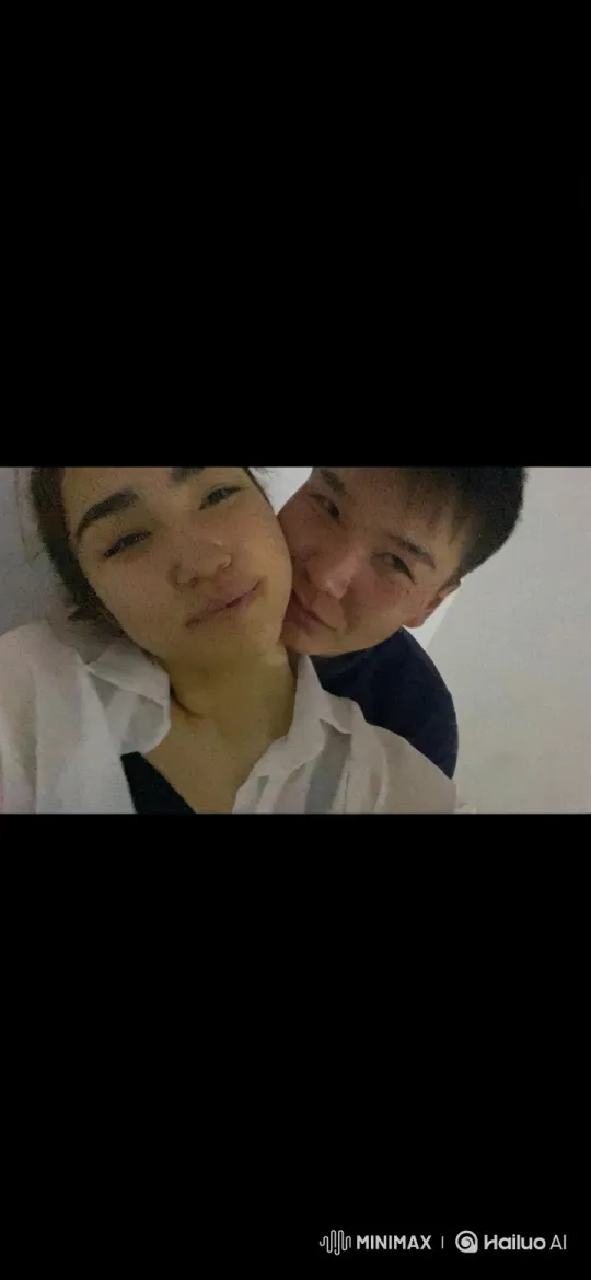 Family's Joyful Summer Evening Embrace – AI Generated Video | Hailuo AI