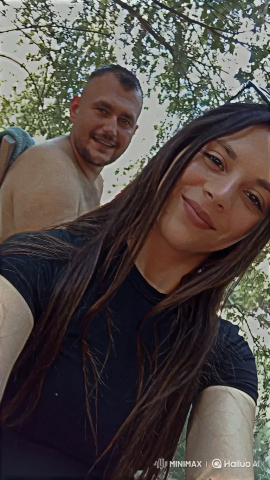 Family Embrace: Summer Evening Love Scene – AI Generated Video | Hailuo AI