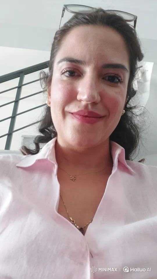 Girl Smells Flowers with Camera Pan and Zoom – AI Generated Video | Hailuo AI