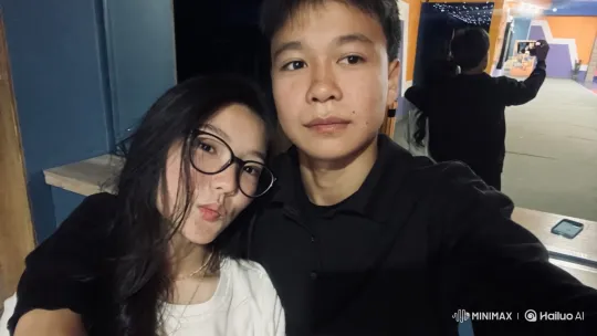 Family Moment: Couple and Child Embrace – AI Generated Video | Hailuo AI