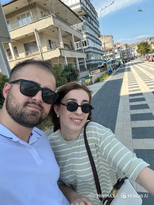 Family Embrace Captured on a Summer Evening – AI Generated Video | Hailuo AI
