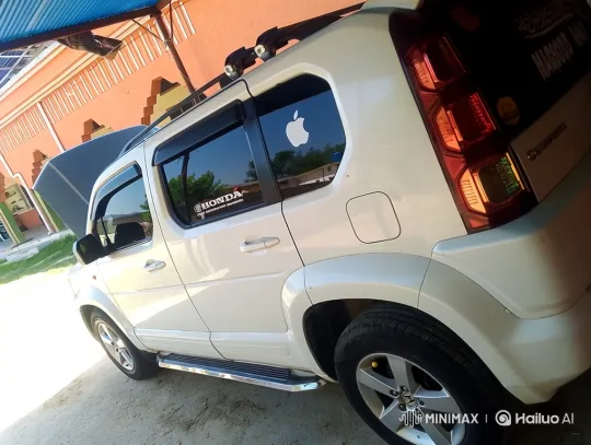 White SUV with Honda Decal and Chrome Details – AI Generated Video | Hailuo AI
