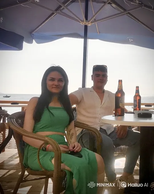 Summer Evening: A Family's Intimate Embrace – AI Generated Video | Hailuo AI