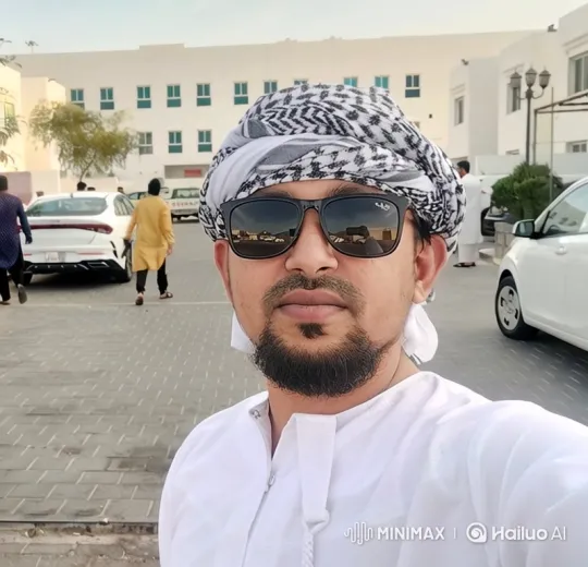 Couple Shares Quiet Moment in Golden Hour Plaza – AI Generated Video | Hailuo AI