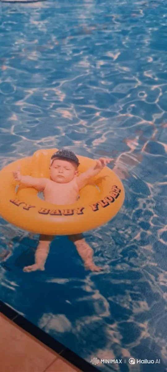 Baby's Joyful Discovery in Swimming Pool – AI Generated Video | Hailuo AI