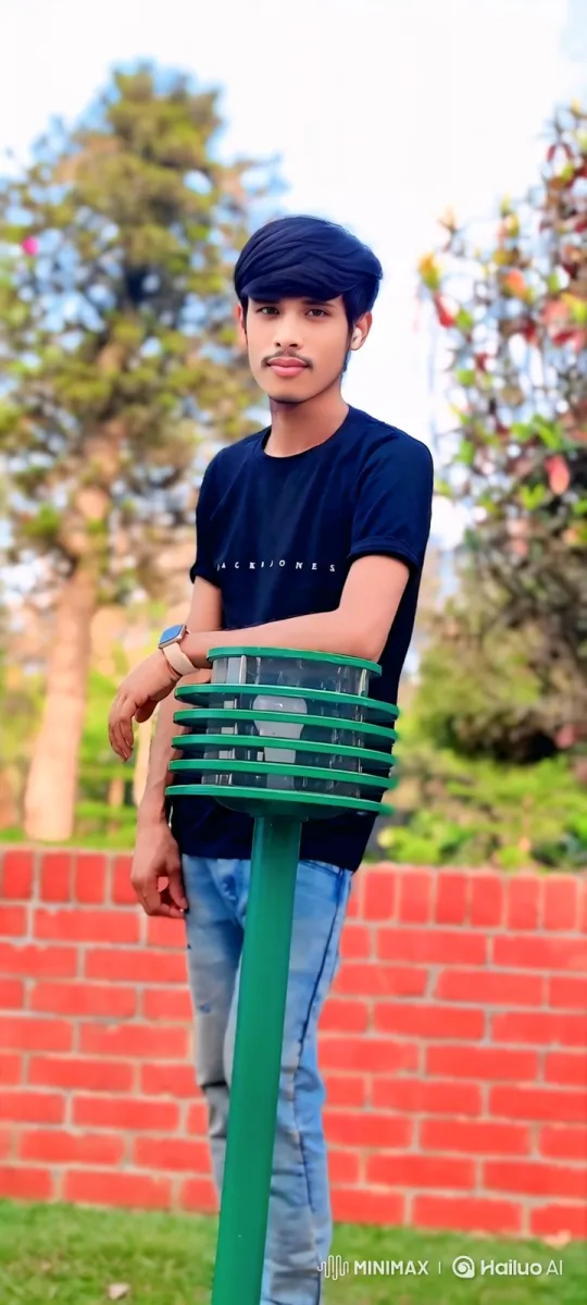 Romantic Connection in Golden Hour Park Setting – AI Generated Video | Hailuo AI