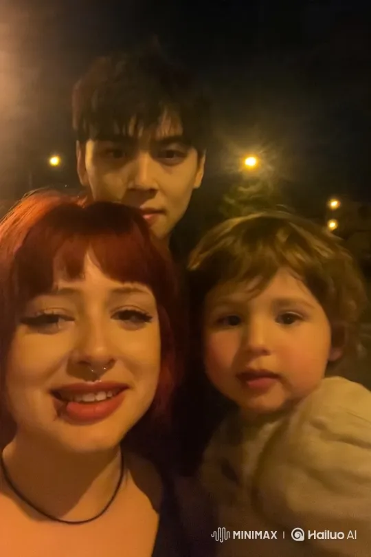 Intimate, Candid Nighttime Video of a Young Family – AI Generated Video | Hailuo AI