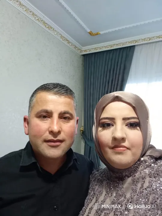Family Reunion and Joyful Embrace – AI Generated Video | Hailuo AI