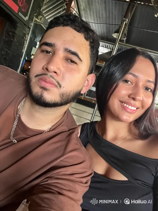 Realistic Family Portrait Captures Intimate Moments – AI Generated Video | Hailuo AI
