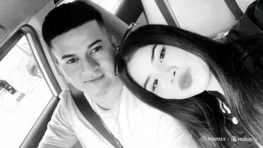Family Bliss Captured in Black-and-White – AI Generated Video | Hailuo AI