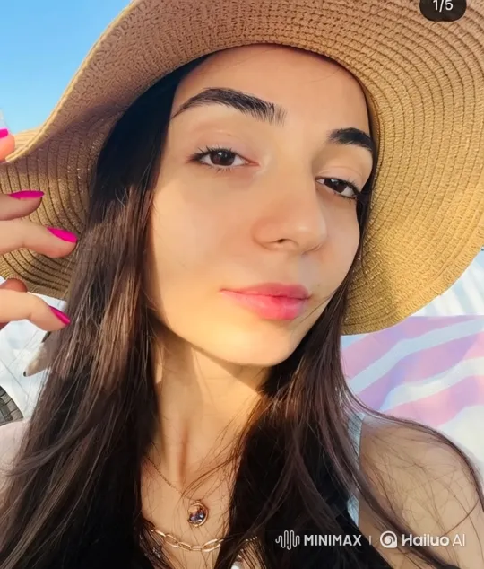 Young Woman in Straw Hat Sings Sensually – AI Generated Video | Hailuo AI