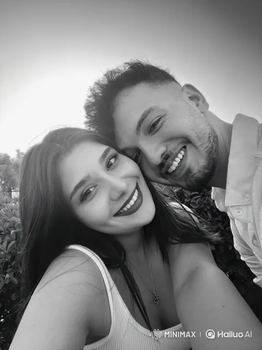 Young Family's Joyful Summer Evening Embrace – AI Generated Video | Hailuo AI