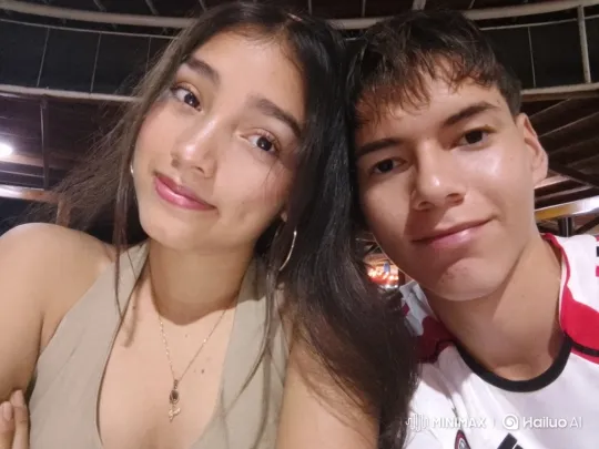 Heartwarming Family Moment Captured in Restaurant – AI Generated Video | Hailuo AI