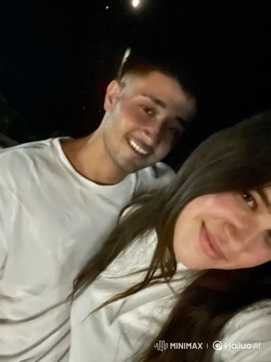 Young Family's Intimate Summer Night Embrace – AI Generated Video | Hailuo AI