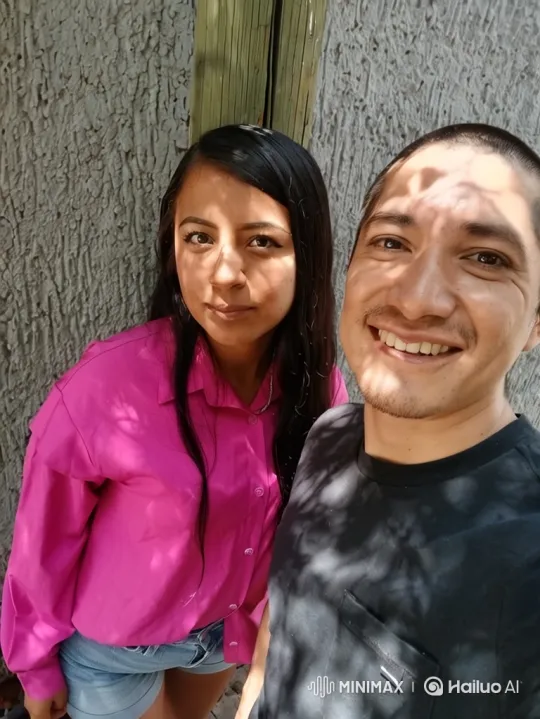 Family Bonding in Sunlit Warmth – AI Generated Video | Hailuo AI