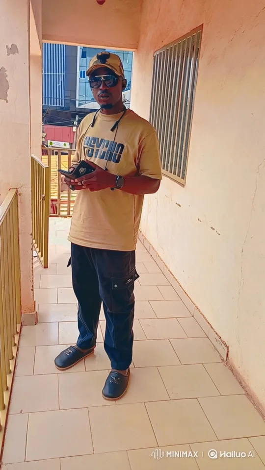 Slow Motion Study of a Man Examining a Wallet – AI Generated Video | Hailuo AI