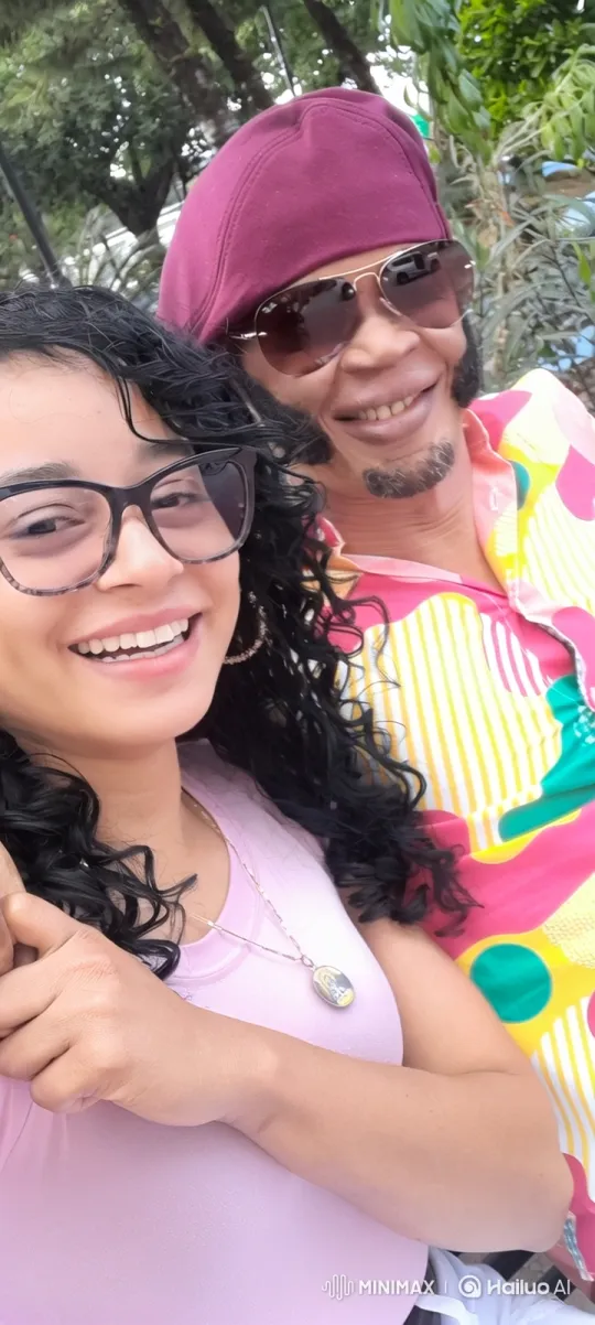 Family Portrait: Happy Couple with Young Daughter – AI Generated Video | Hailuo AI