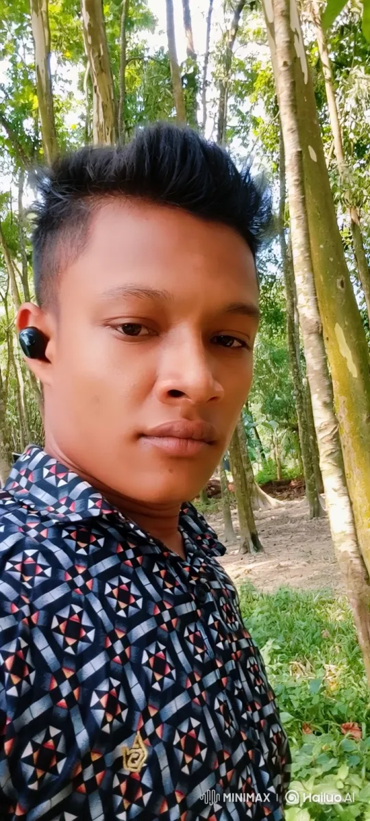 Young Couple Shares a Quiet Moment in a Park – AI Generated Video | Hailuo AI