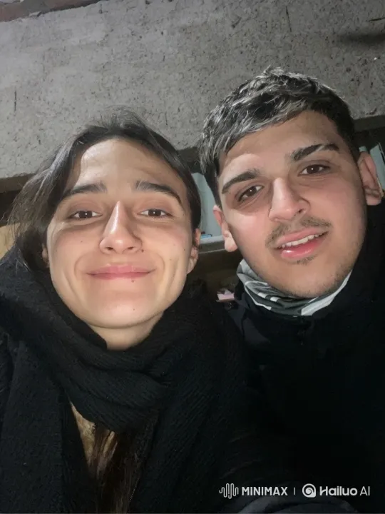 Family Revealed in Heartwarming Selfie Video – AI Generated Video | Hailuo AI