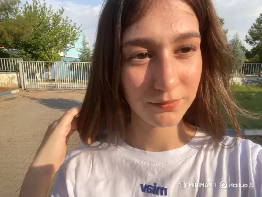 Family Embraces Joyful Moment in Summer Evening – AI Generated Video | Hailuo AI