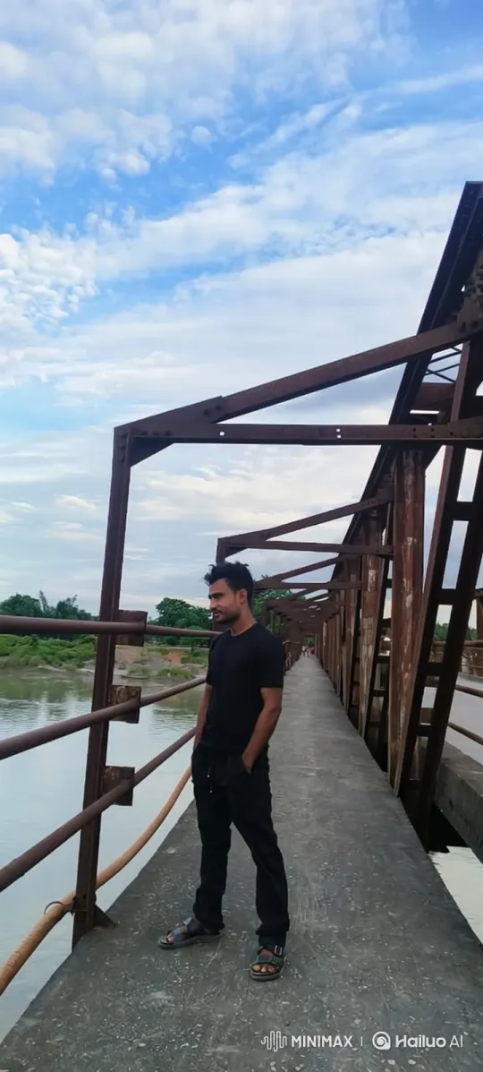 Peaceful Park Encounter: A Silent Bond – AI Generated Video | Hailuo AI