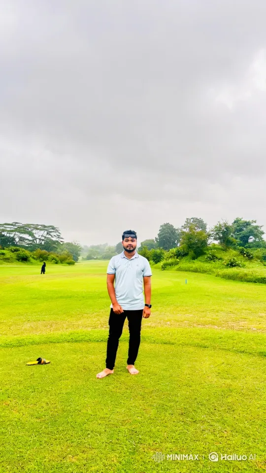 Romantic Encounter in Golden Hour Park – AI Generated Video | Hailuo AI